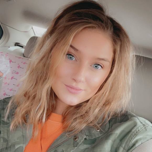 Profile Picture of Molly Malec (@molly1675) on Poshmark