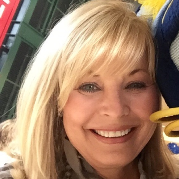 Profile Picture of Cindi Koplow (@ckoplow) on Poshmark