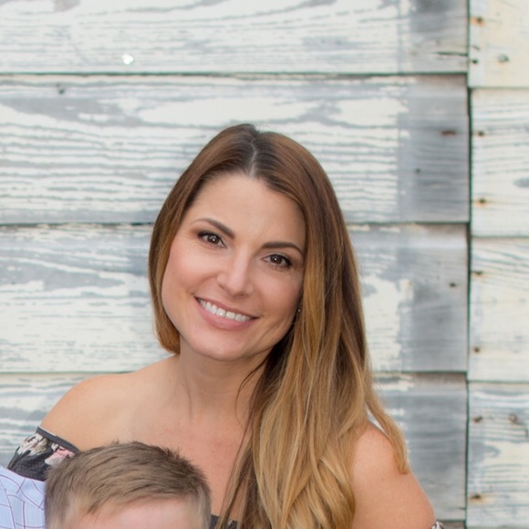 Profile Picture of Misty Lindenberger (@mistylindenberg) on Poshmark