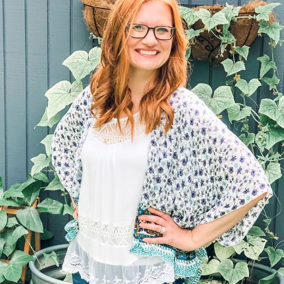 Profile Picture of April Caudillo (@aprilcaudillo) on Poshmark