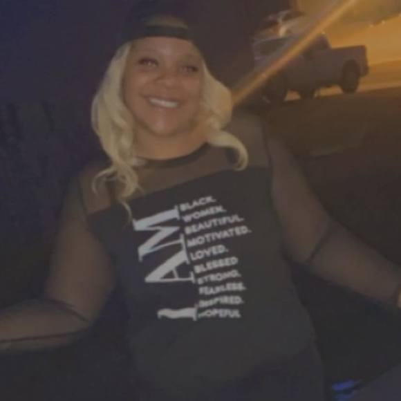 Profile Picture of Shamiah Mcgruder (@shamiahjanaee) on Poshmark