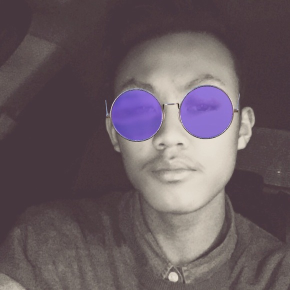 Profile Picture of Anthony Nguyen (@awin1998) on Poshmark