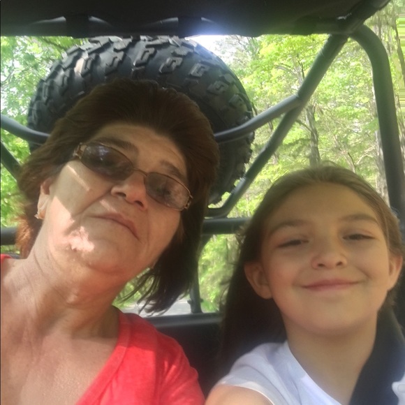 Profile Picture of Kimberly Maxson (@kimberly26866) on Poshmark