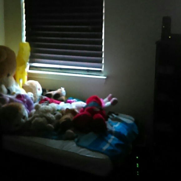 Profile Picture of Aaron Robledo (@robledo4455) on Poshmark