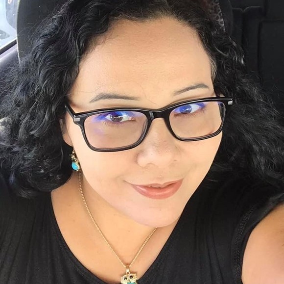 Profile Picture of Carmen Vargas (@luccy75) on Poshmark