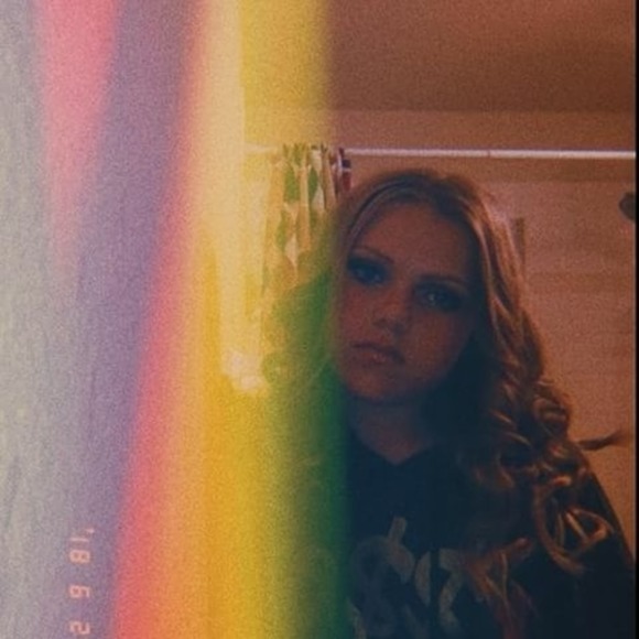 Profile Picture of Raelynn Lucas-hamilton (@raelynnl1) on Poshmark