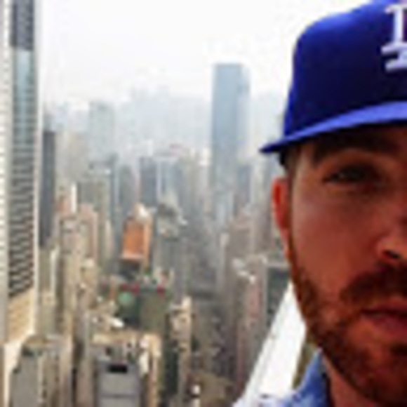 Profile Picture of Aria Chomut (@acho87) on Poshmark