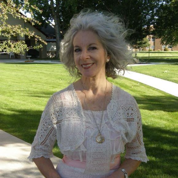 Profile Picture of Laree Johnson (@poshestmistress) on Poshmark