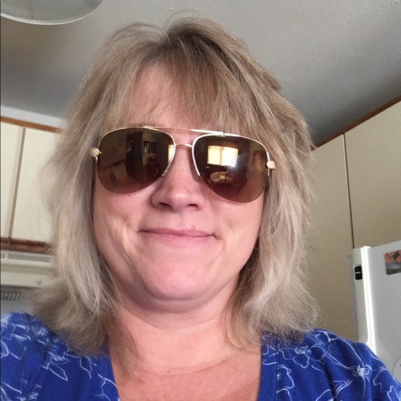 Profile Picture of Kimberly Mulvey (@mymall247) on Poshmark