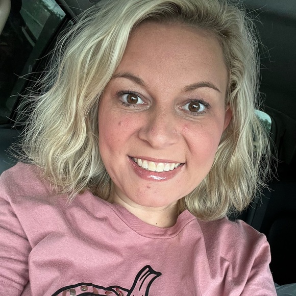 Profile Picture of Danielle Harrison (@dmhmdh13) on Poshmark