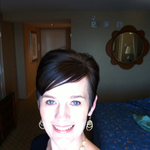 Profile Picture of Joey Roy (@busymom1589) on Poshmark