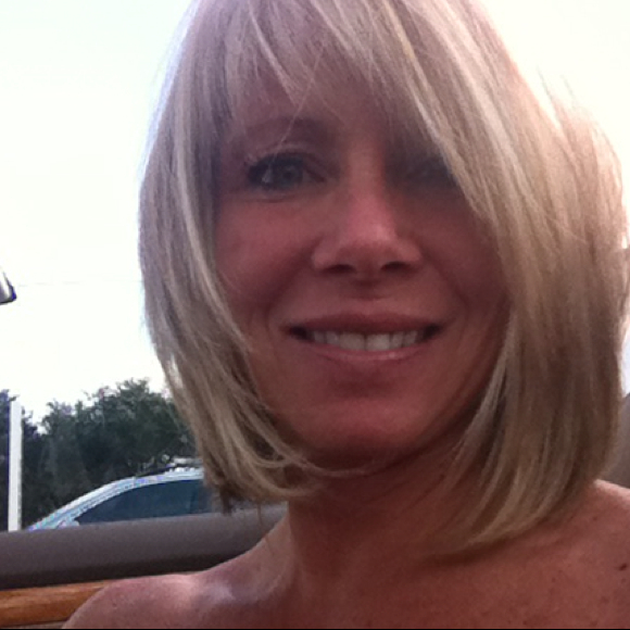 Profile Picture of Kim Darrow (@kldarrow) on Poshmark
