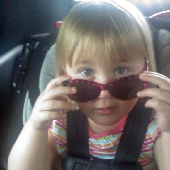 Profile Picture of Emily Carben (@emily_c101508) on Poshmark