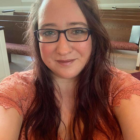 Profile Picture of Abigail Grebe (@doodlebug72898) on Poshmark