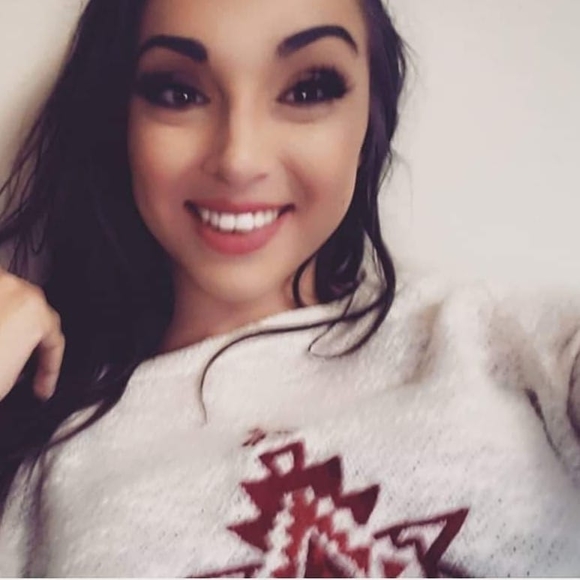 Profile Picture of Danielle Sproull (@sproull47) on Poshmark