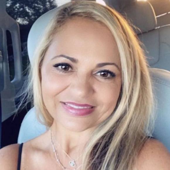 Profile Picture of Talia Benayon (@luckycharms1818) on Poshmark