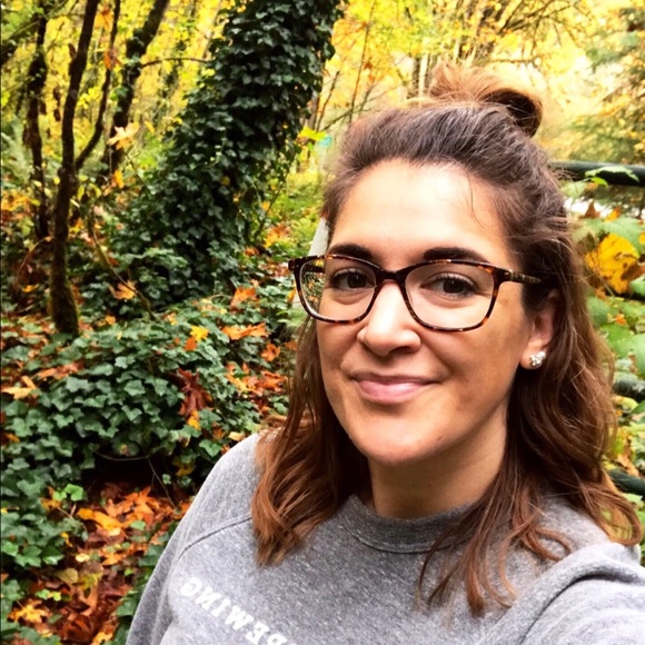 Profile Picture of Alex Byers (@aefbyers) on Poshmark