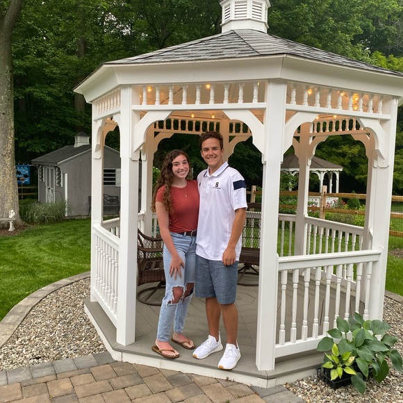 Profile Picture of Nicole Ferraccio (@nicole267) on Poshmark