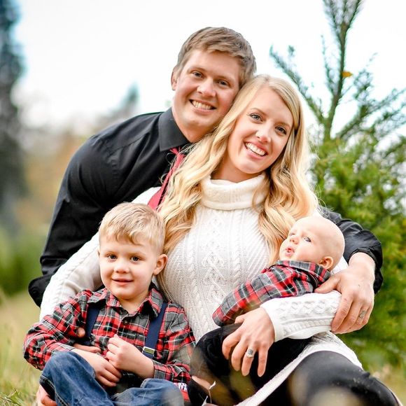 Profile Picture of Christina Hedeen (@christinahedeen) on Poshmark