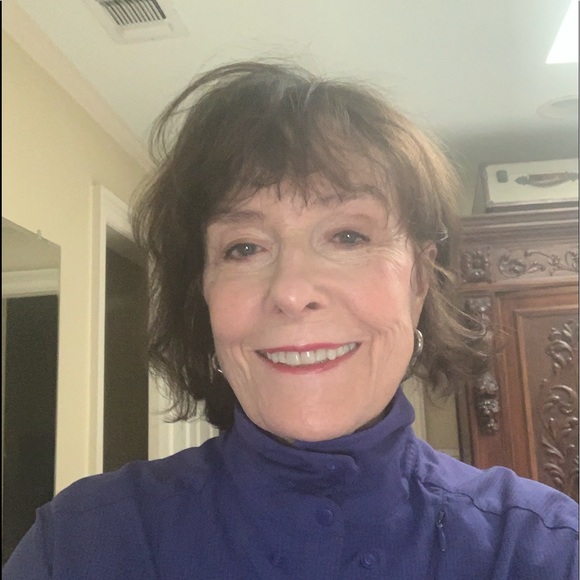 Profile Picture of Dayna Phillips (@drdayde2) on Poshmark