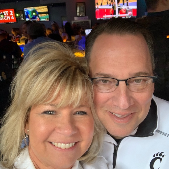 Profile Picture of Liz Wilking (@wilkingliz) on Poshmark