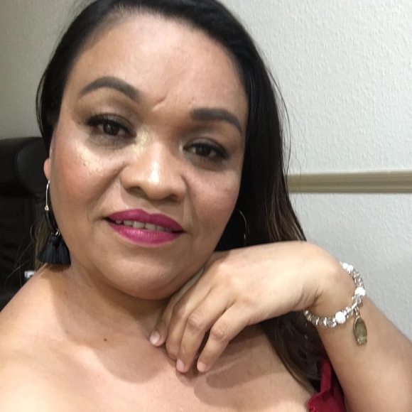 Profile Picture of Nancy Luviano (@luvianon111) on Poshmark