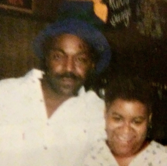 Profile Picture of Carrie Lias (@carrielias) on Poshmark