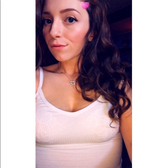 Profile Picture of Carri Koole (@koolekat) on Poshmark