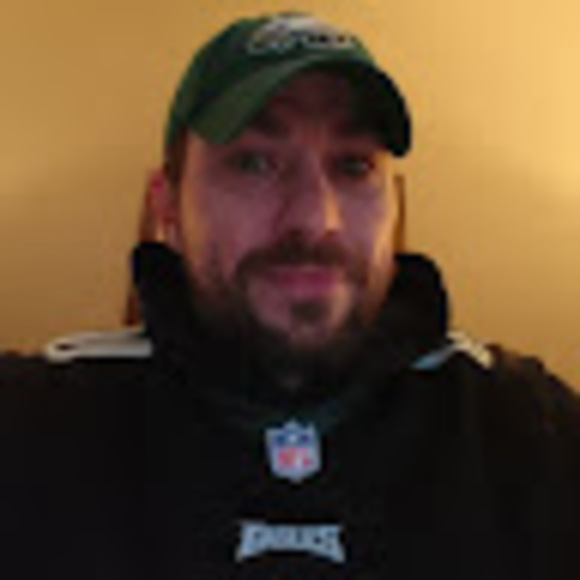 Profile Picture of Andrew Bourgon (@andrewbourgon) on Poshmark