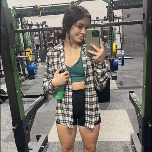 Omariyah Sotelo - Poshmark Profile Picture of Omariyah Sotelo (@omariyah) on Poshmark