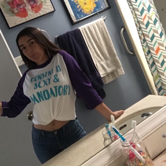 Profile Picture of Mina Rivera (@minamina11) on Poshmark