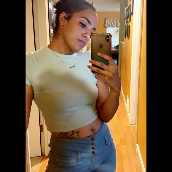 Profile Picture of Ashlee Michelle (@ashleemichelle0) on Poshmark
