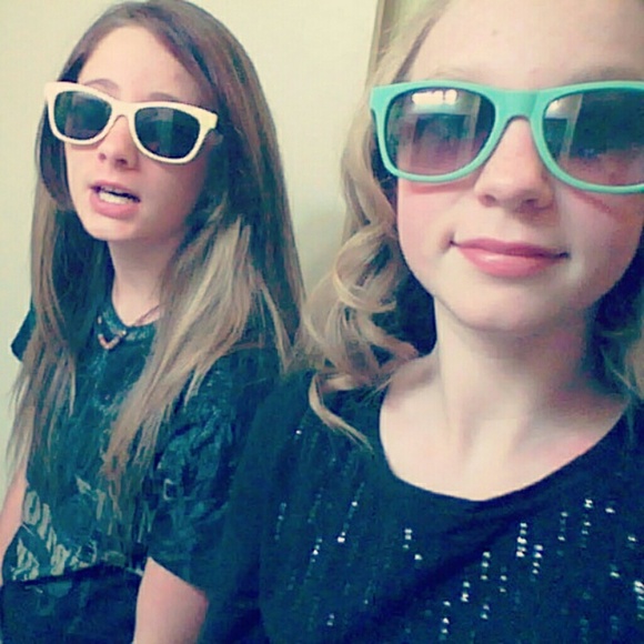 Profile Picture of Tammy Fain (@tammy_fain) on Poshmark