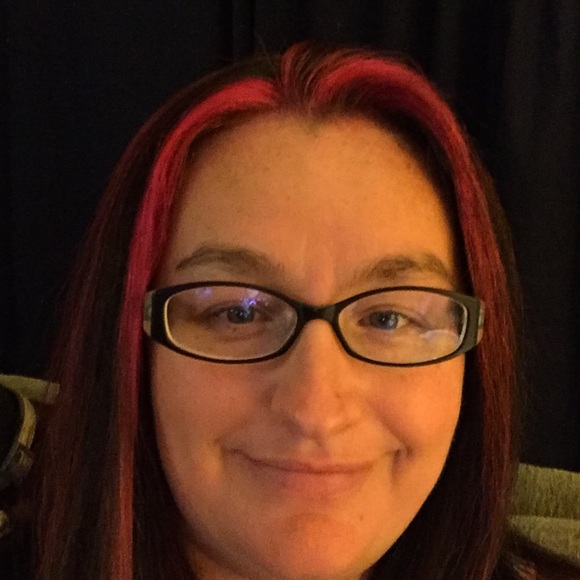 Profile Picture of Jessica Greenly (@pinkiepie35) on Poshmark