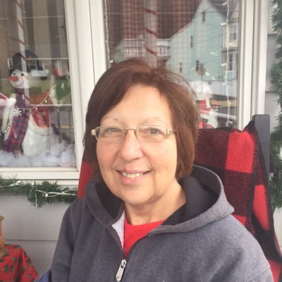 Profile Picture of Mary Jo Leonhardt (@leonhardt_mary) on Twitter
