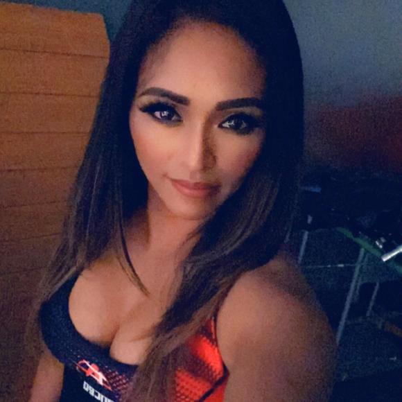 Profile Picture of Hazel Guzman (@ghazel328) on Poshmark