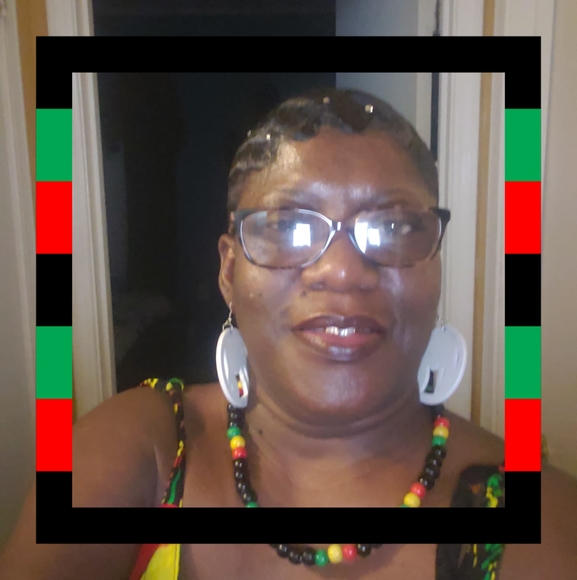 Profile Picture of Joann Burns (@joann_burns) on Poshmark