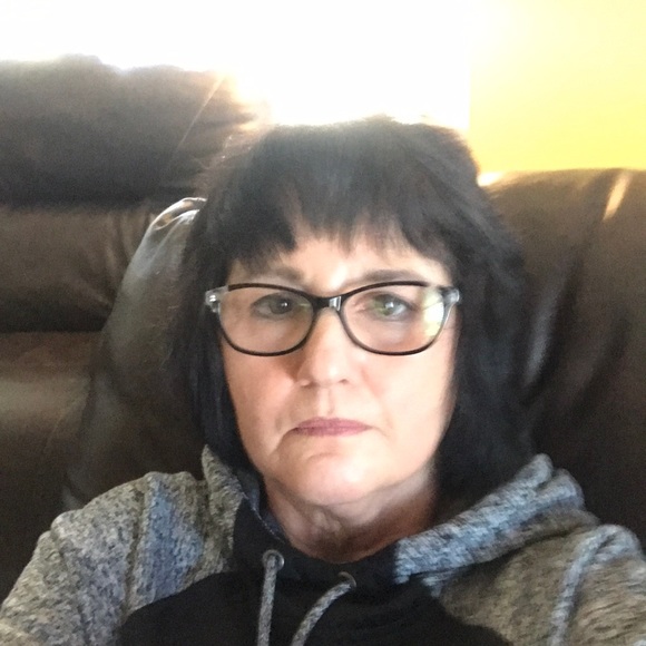 Profile Picture of Janet Bottoms (@janetbot) on Poshmark