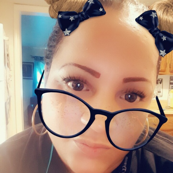 Profile Picture of Cary Rivera (@caryrivera59) on Poshmark