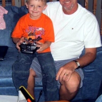 Profile Picture of Chris Leahy (@chrisleahy13) on Twitter