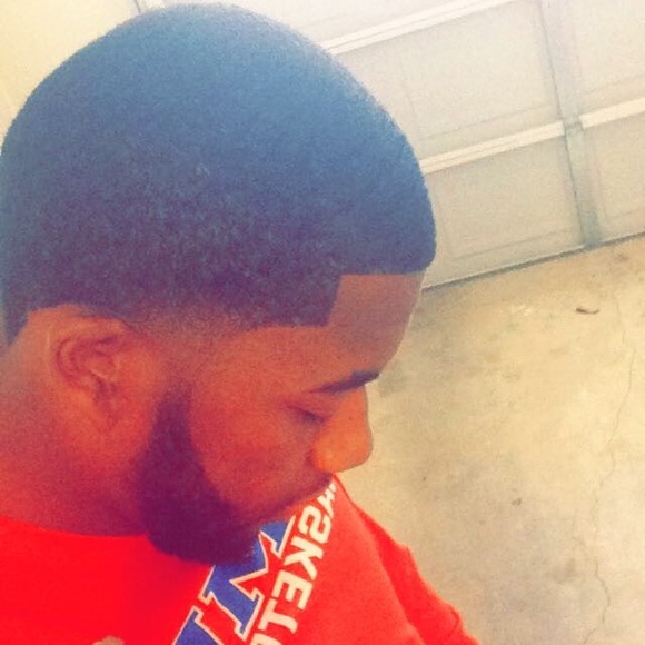 Profile Picture of Devonte Allen (@dallen1311) on Poshmark