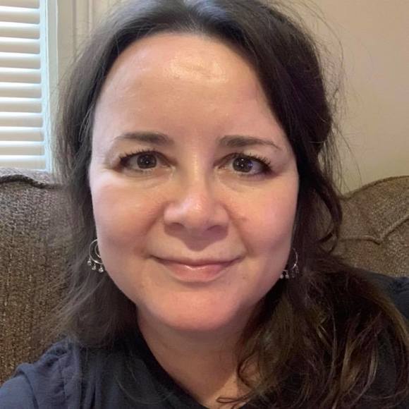 Profile Picture of Adrea Rippeth (@adrearippeth) on Poshmark