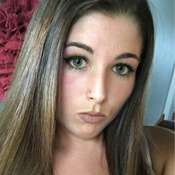 Profile Picture of Mckenzie Graff (@mpgraff) on Poshmark