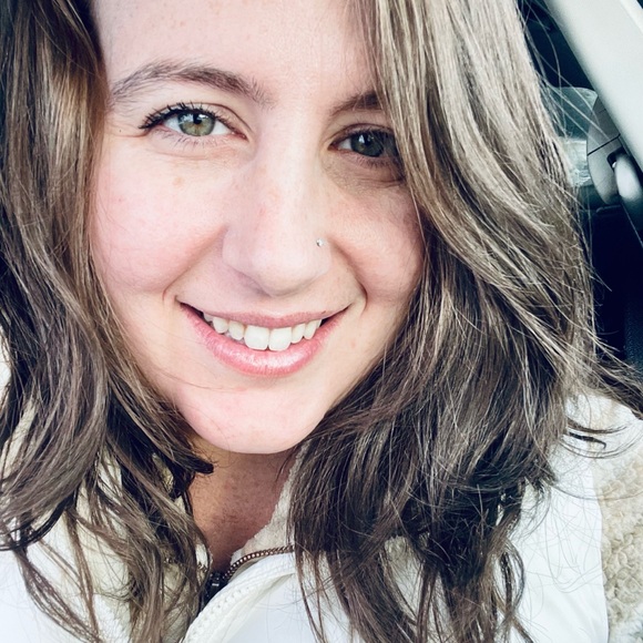Profile Picture of Kendra Sutherland (@clansutherland) on Poshmark