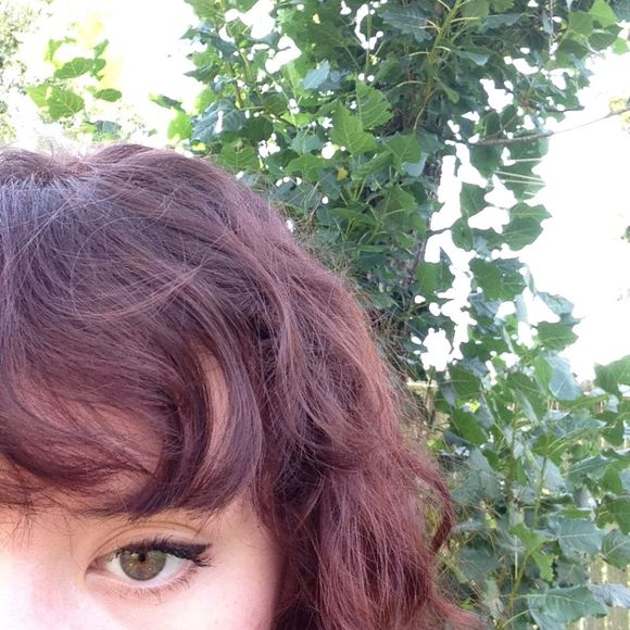 Liz Blackshear - Poshmark Profile Picture of Liz Blackshear (@konsui) on Poshmark