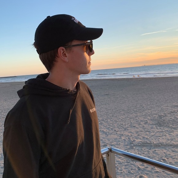 Profile Picture of Alex Engle (@alex_engle) on Poshmark