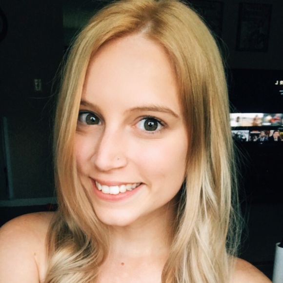 Profile Picture of Kate Alaburda (@kaytaybaby) on Poshmark