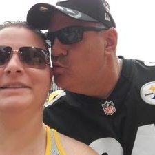 Profile Picture of Crystal McGinnis (@CrystalMcGinn10) on Twitter