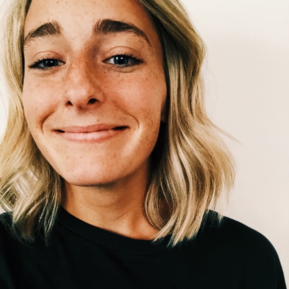 Profile Picture of Paige Hackett (@paigerhackett) on Poshmark