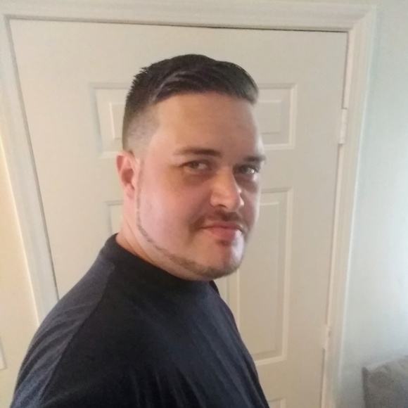 Profile Picture of David Hollifield (@daveh586) on Poshmark